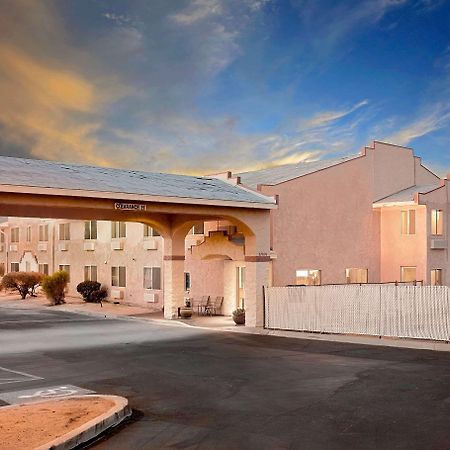 Super 8 By Wyndham Yucca Val/Joshua Tree Nat Pk Area Motel Юка Вали Екстериор снимка