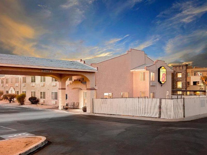 Super 8 By Wyndham Yucca Val/Joshua Tree Nat Pk Area Motel Юка Вали Екстериор снимка