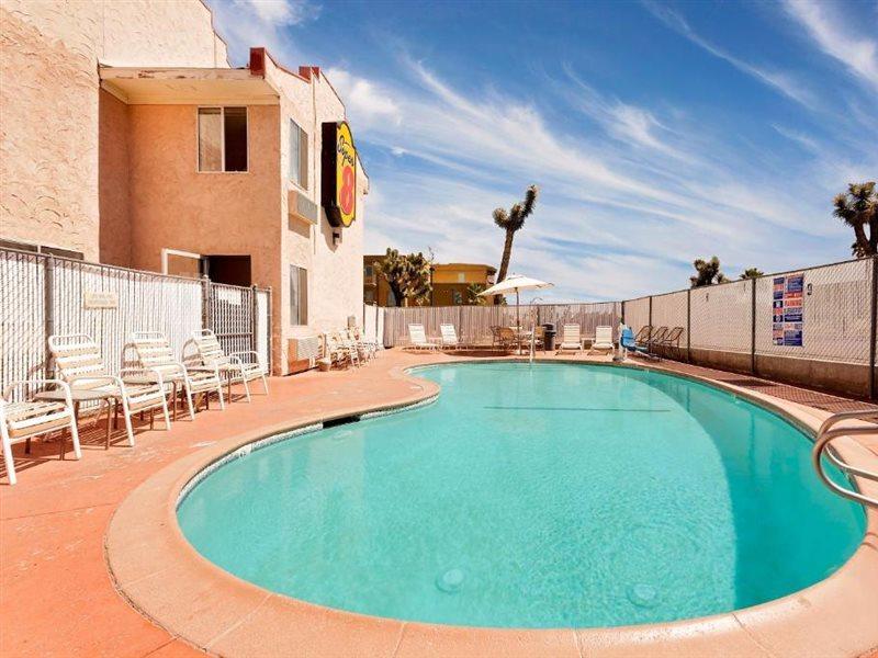 Super 8 By Wyndham Yucca Val/Joshua Tree Nat Pk Area Motel Юка Вали Екстериор снимка