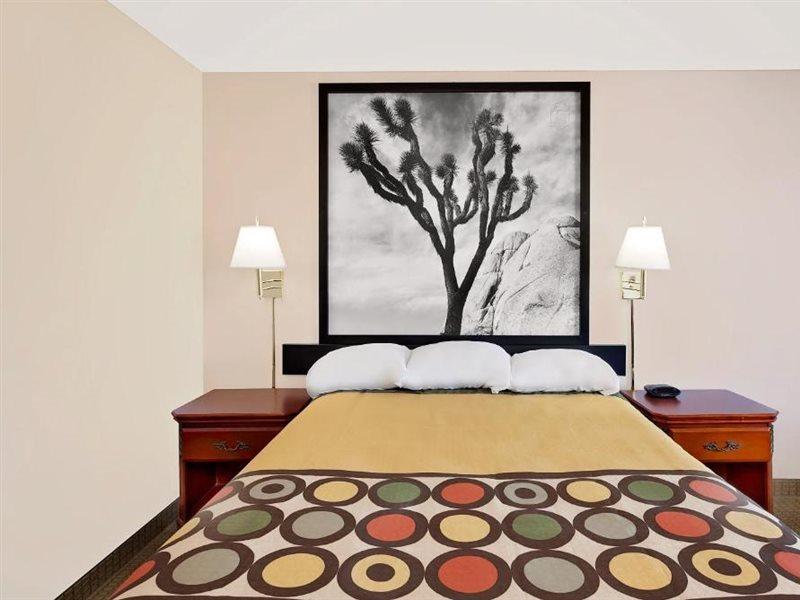 Super 8 By Wyndham Yucca Val/Joshua Tree Nat Pk Area Motel Юка Вали Екстериор снимка