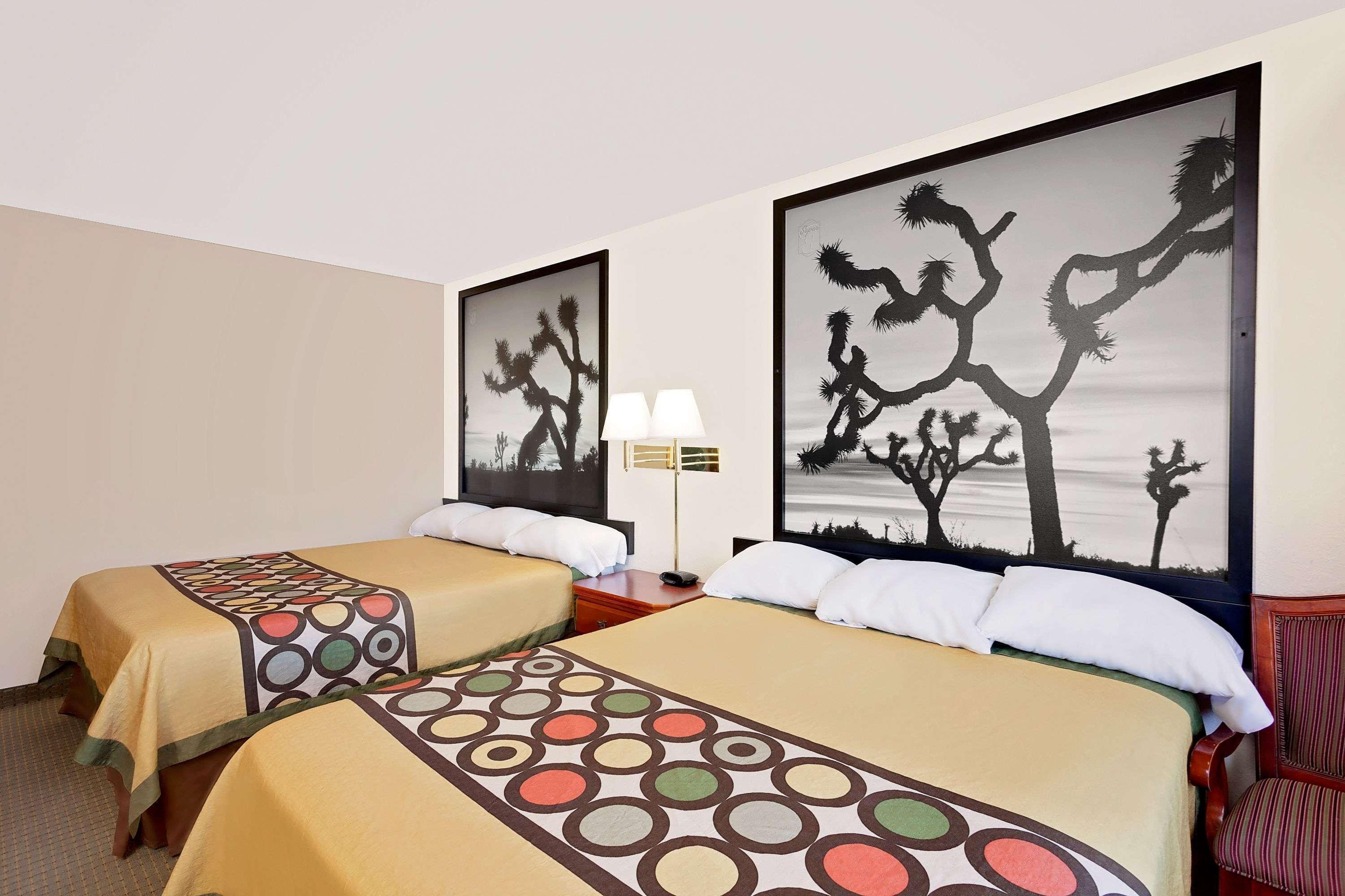 Super 8 By Wyndham Yucca Val/Joshua Tree Nat Pk Area Motel Юка Вали Екстериор снимка