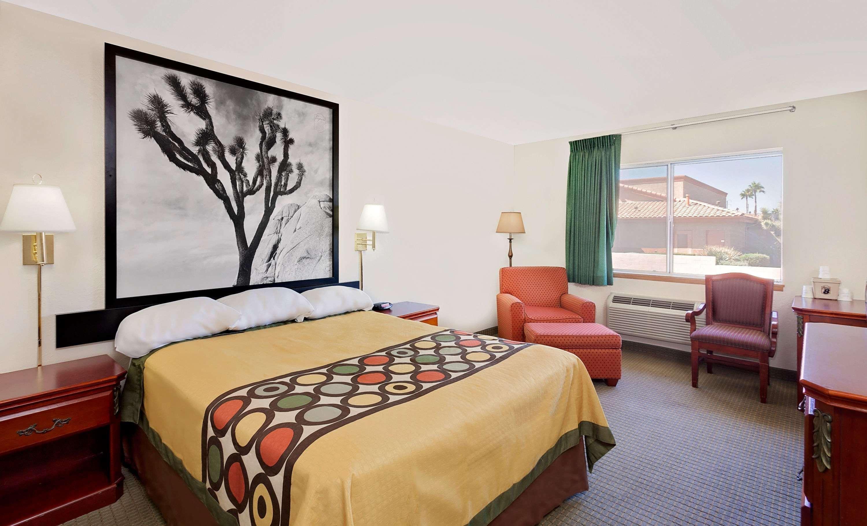 Super 8 By Wyndham Yucca Val/Joshua Tree Nat Pk Area Motel Юка Вали Екстериор снимка