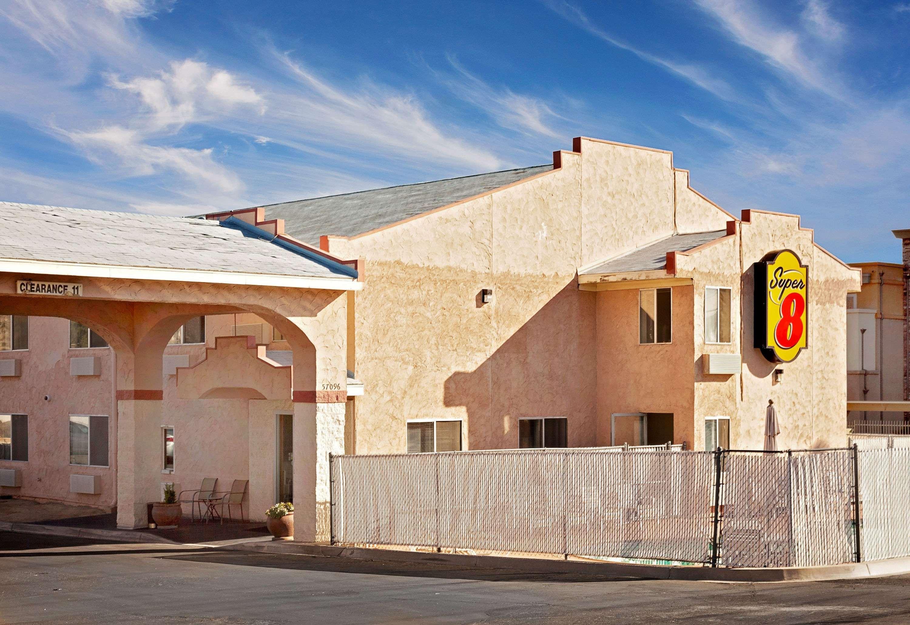 Super 8 By Wyndham Yucca Val/Joshua Tree Nat Pk Area Motel Юка Вали Екстериор снимка